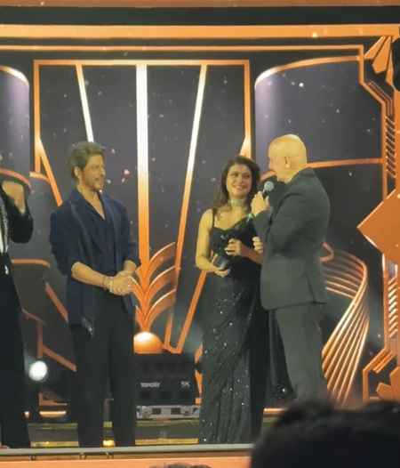 SRK, Kajol & Anupam Kher Reunite at Filmfare 2025, Recreating ‘DDLJ’ Magic After 30 Years